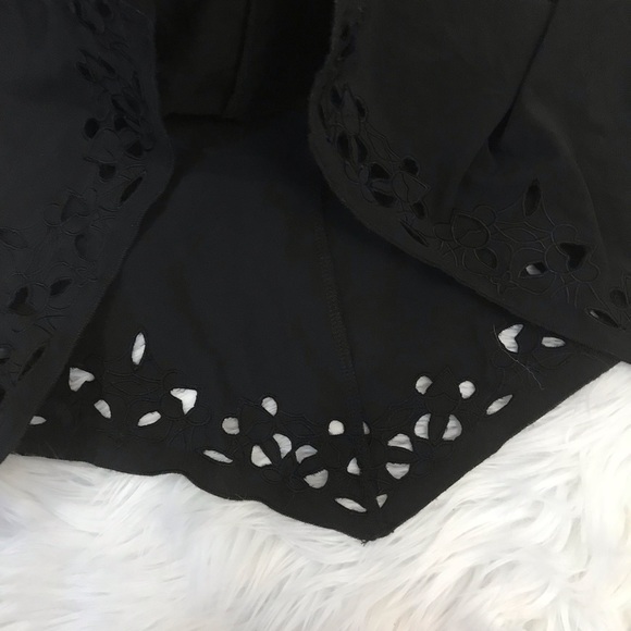 Fabletics eyelet tank top in black - Picture 3 of 4